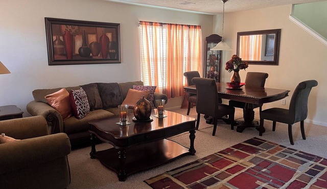 Comfortable 4-bedroom house in Cypress