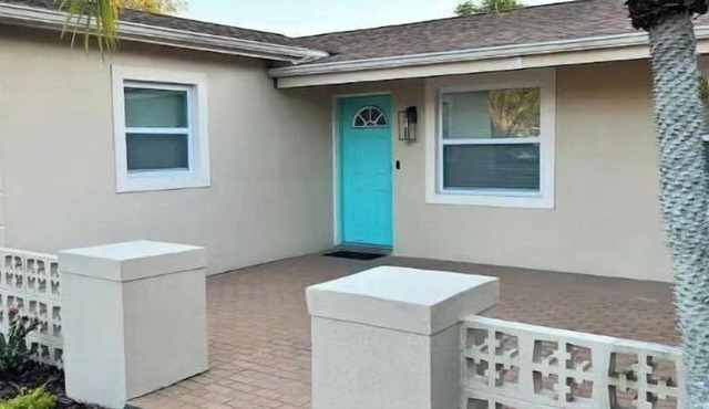 Comfortable 4 bedroom house with pool