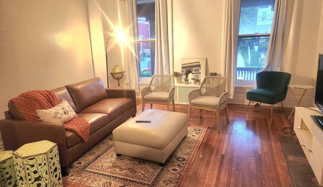 Comfortable 6-bdrm, 2-bath with off street parking, near XU, UC, OTR & Downtown