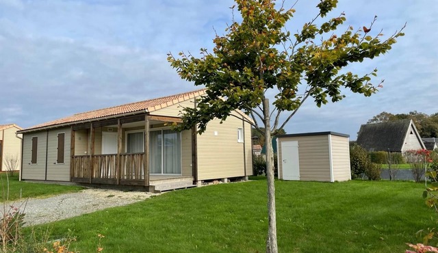 Comfortable 6-person, 3-bedroom chalet close to the Megaliths and beaches