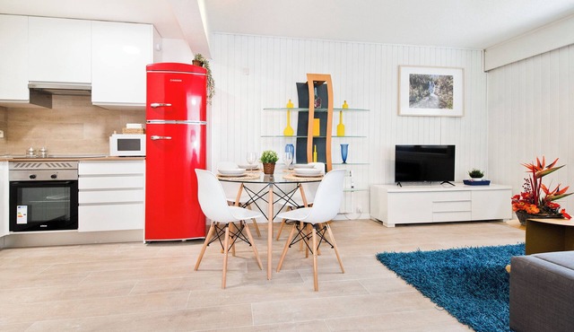 Comfortable and bright apartment - 9 min from the station