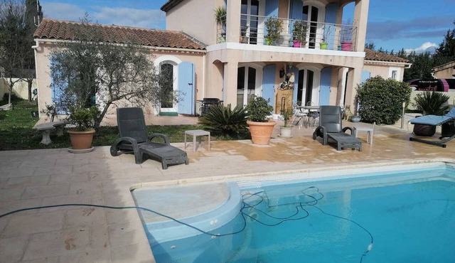 Comfortable air-conditioned villa near Salon-de-Provence, dog allowed (1).