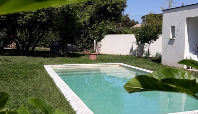 Comfortable, air-conditioned villa with swimming pool 5 km from AVIGNON