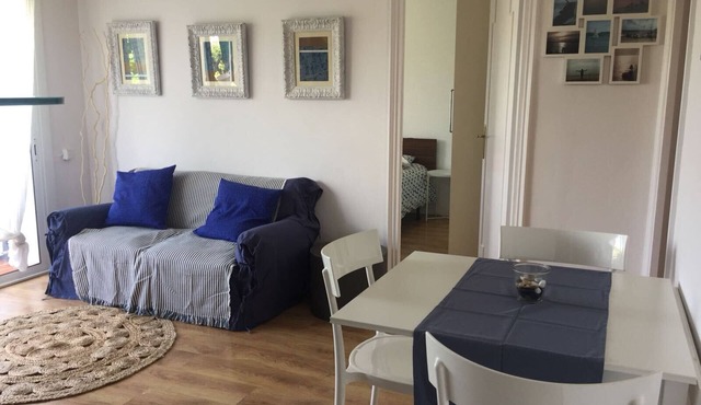 Comfortable and bright apartment 20 minutes from the center of Barcelona