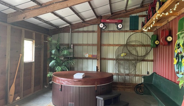 Comfortable and clean cottage located on hobby farm.