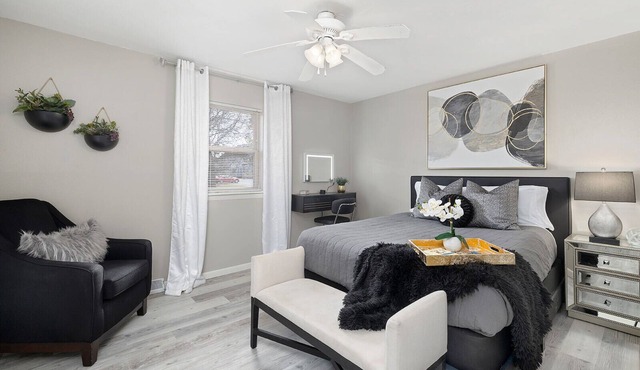 Comfortable and Cozy 2 BR 2 BA Clean and Close to Everything