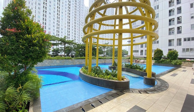 Comfortable And Homey 2Br At Bassura City Apartment