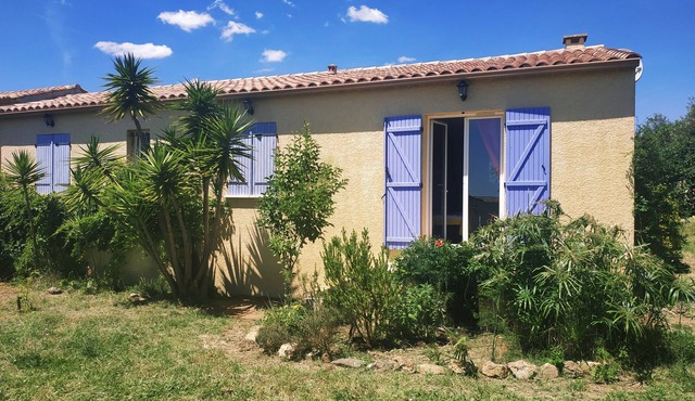 Comfortable and peaceful house with large Mediterranean garden next to vineyards