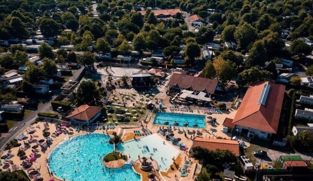 Comfortable and quiet mobile home sleeps 6/8 on the edge of Gastes marine lake 🏖️🏖️