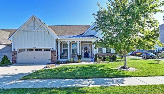 Comfortable and Spacious 5 Bed 3 Bath House in Bishops Landing Community! Wifi Available, Pools, Fitness Center, Tennis, Beach Shuttle, Playground!