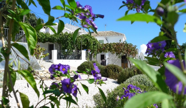 Comfortable and Spacious Traditional Farmhouse With Spectacular View and award.