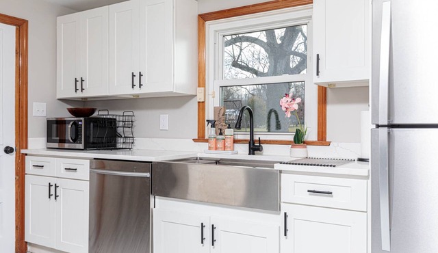 Comfortable and Stylish home near local attractions