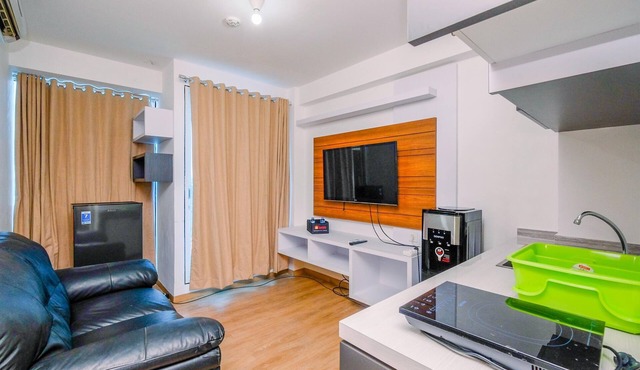 Comfortable And Warm 2Br At Tifolia Apartment