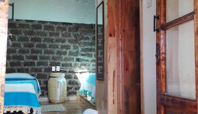 Comfortable and warm bedroom in an old house 30 min. from Toluca, for vacation
