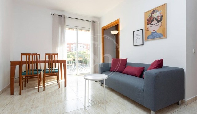 Comfortable apartment near Glories