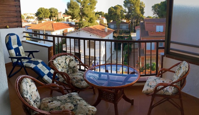 Comfortable apartment near the beach and Barcelona