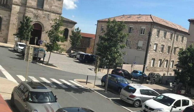 Comfortable apartment in the village center