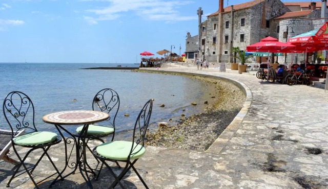 Comfortable Apartment in Umag With Parking Space