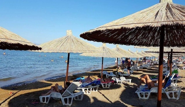 Comfortable apartment near the sand beach
