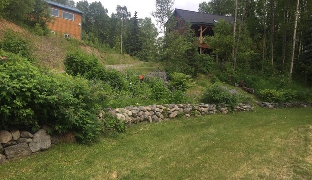 Comfortable apartment with spectacular mountain and ocean views.