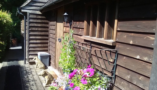 Comfortable Barn, Ashdown Forest, Fantastic Local Pub, Excellent For Walkers