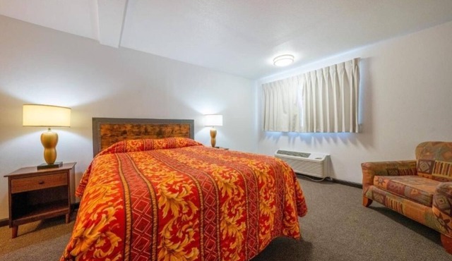 Comfortable Budget Lodging Near Crystal Springs Lake - 4.3 miles away