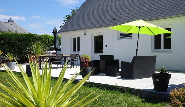 Comfortable Bungalow, Pink Granite Coast