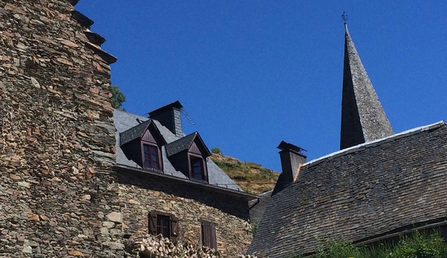 Comfortable chalet with garden in the city centre close to the cable car