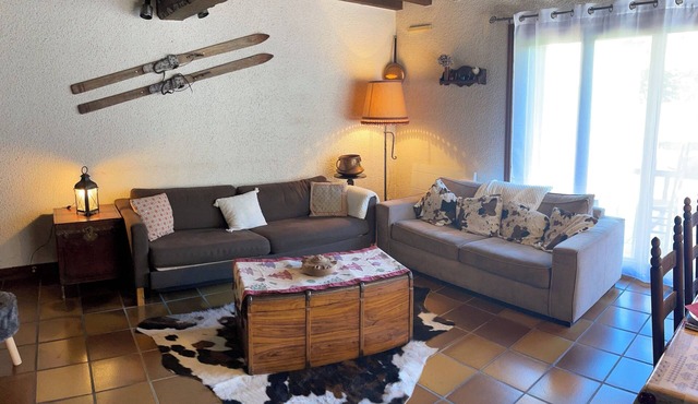 Comfortable chalet in village center, 10-minute walk from cable car and thermal baths