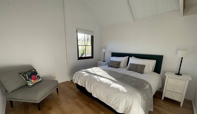 Comfortable cabin located in peaceful St Albans village