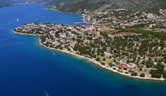 Comfortable chalet with 2 bathrooms, beautiful Trogir at 6km