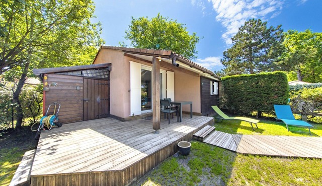 Comfortable Chalet Near the Beach and Marina – Garden, Parking, Leisure Facilities