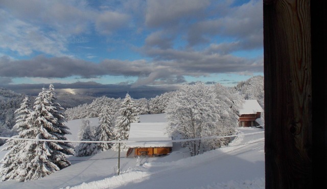 Comfortable chalet with splendid view over the valley.