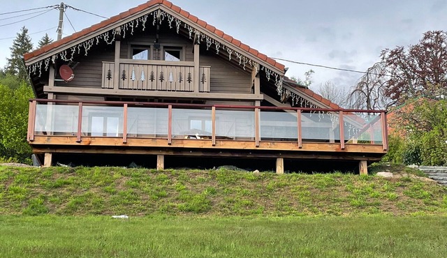 Comfortable chalet with terrace and wood stove, pets allowed