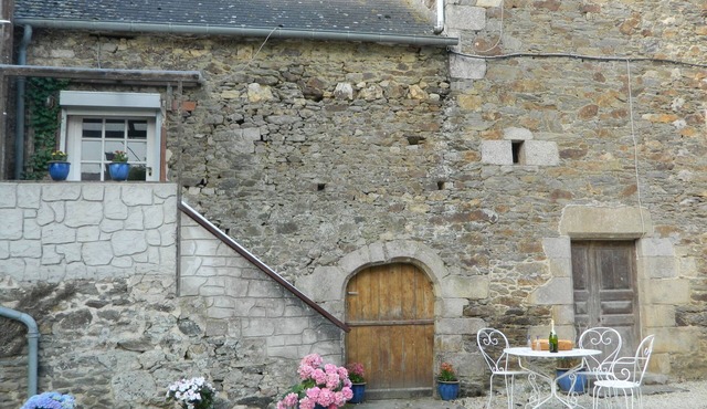 Comfortable Character Gite/Chambre d'hôte, only 7 kms from Dinan