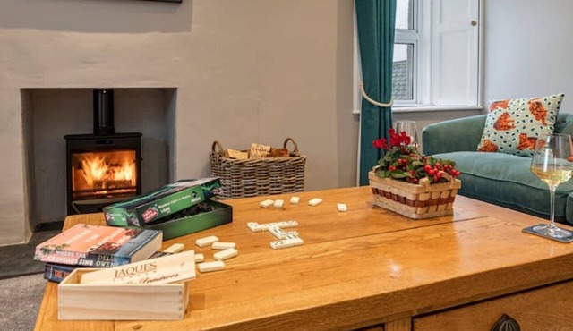 Comfortable character Kelso town centre apartment, Scottish Borders