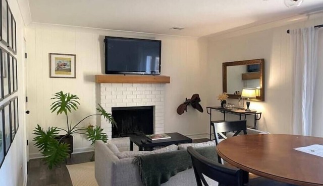 Comfortable + clean 1BR stay- 30 mins to Nashville