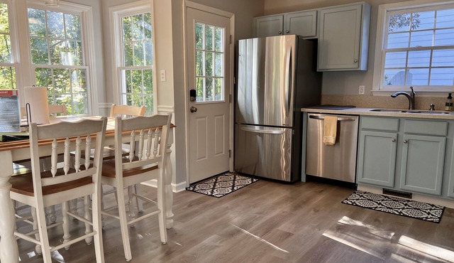 Comfortable, Clean, and Convenient to Everything!