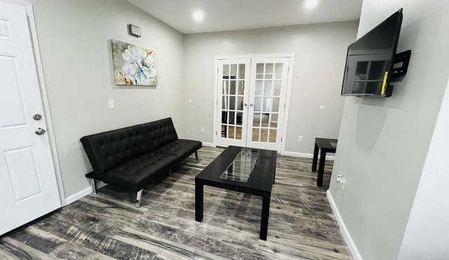 Comfortable Clean Apartment close to all major highways, food and entertainment