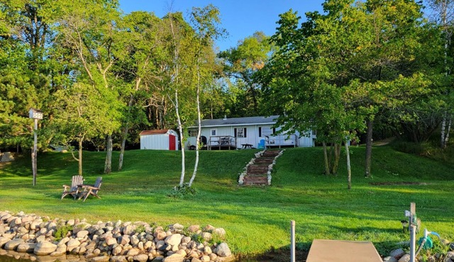 Comfortable & clean cabin on beautiful 3rd Crow Wing Lake in Hubbard County MN.