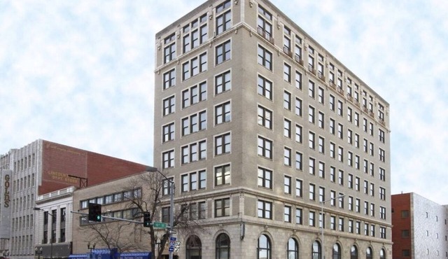 Comfortable Condo Downtown Lincoln