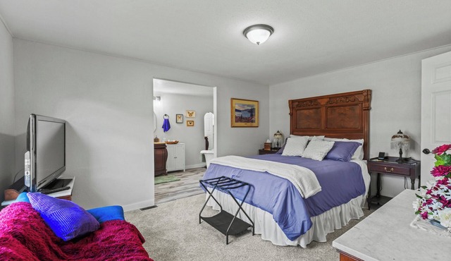 Comfortable, Convenient Ranch Retreat