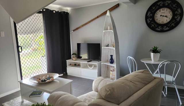 Comfortable Cottage on K'gari's (previously known as Fraser Island) doorstep