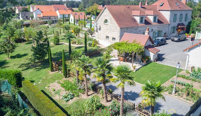 Comfortable cottage with shared pool in Hauterives