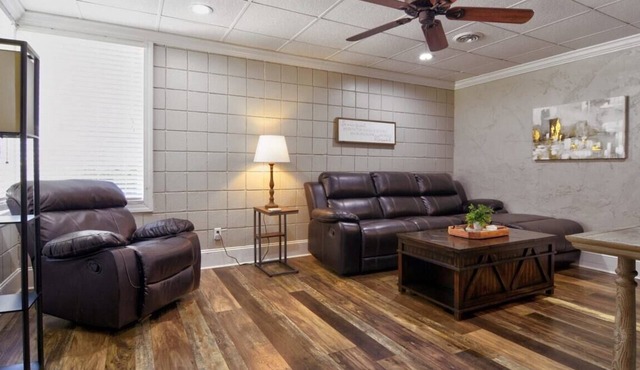 Comfortable Cottage on the Blue Mile - Close to GSU!