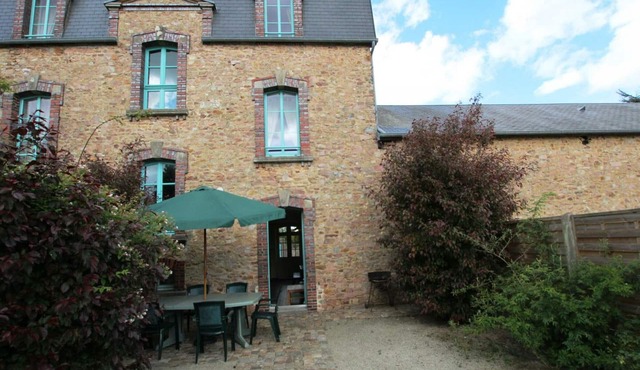 Comfortable cottage with WiFi and pets allowed