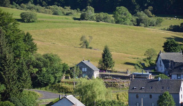 Comfortable cottages in Auvergne 4-6 people