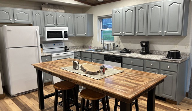 Comfortable Country Home w Expansive Views of Beautiful Big Creek Valley