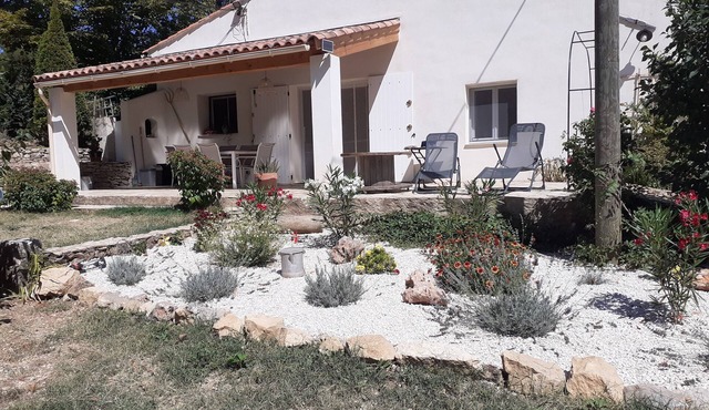 Comfortable country house with large fenced garden