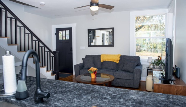 Comfortable, Cozy and Convenient Retreat in the Heart of Downtown Morganton!